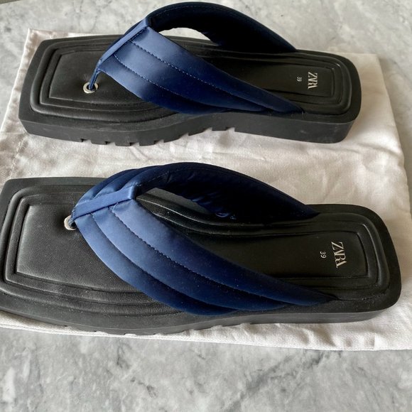 Quilted Platform Zara Sandals - Picture 5 of 9